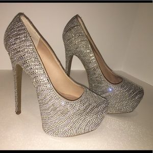 Steve Madden sparkly silver platform pumps